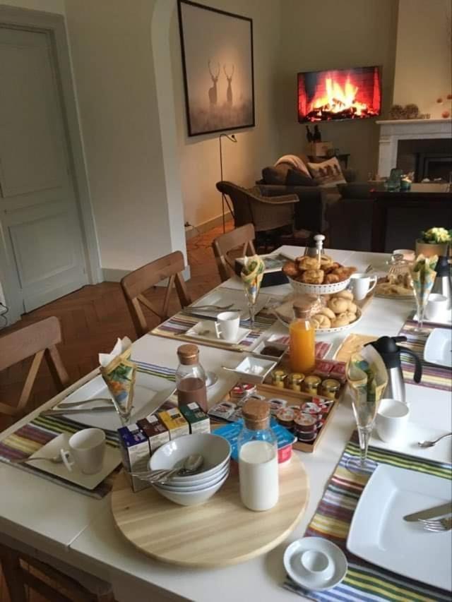 Bed and Breakfast De Gelaarsde Kat Ипр Экстерьер фото